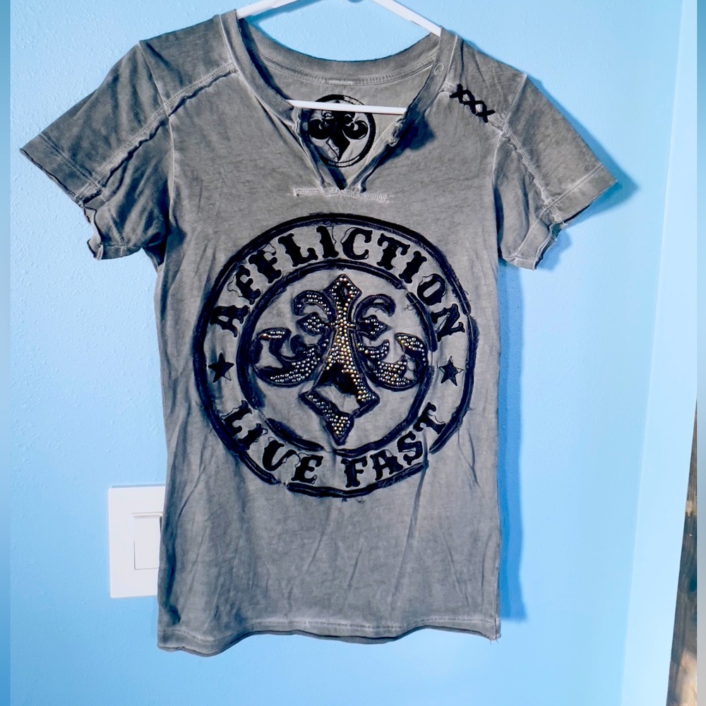 Awesome looking women’s shirt